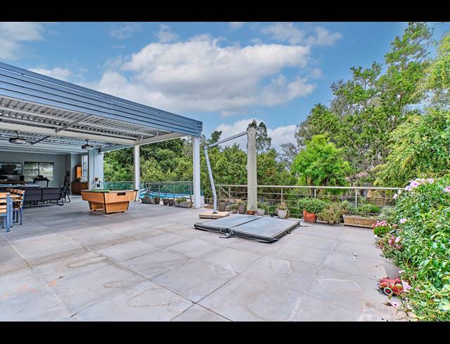 6 BEDROOM HOUSE FOR SALE IN BLUE HILLS COUNTRY ESTATE